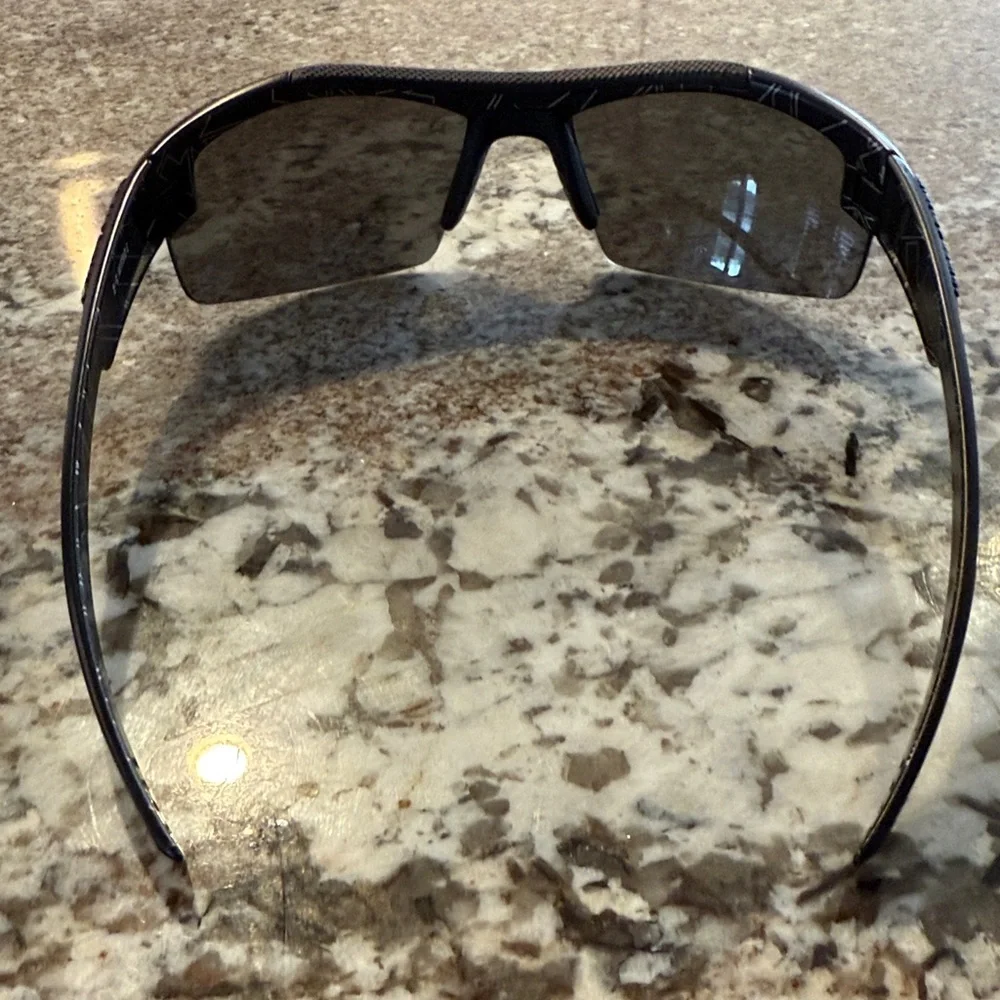 Under Armour Nitro L Black Sports Sunglasses Youth with case